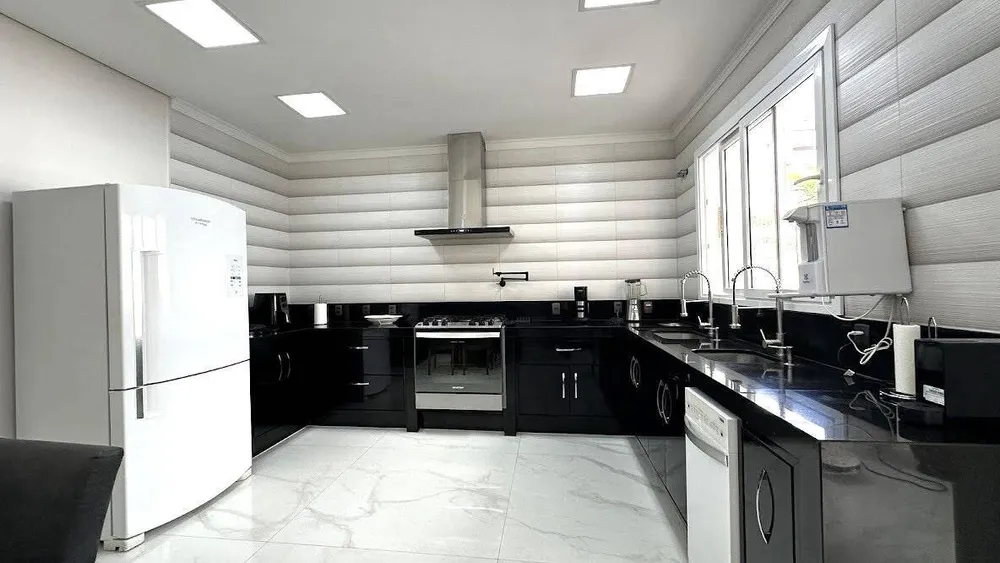 Casa, 4 quartos, 1030 m² - Foto 2
