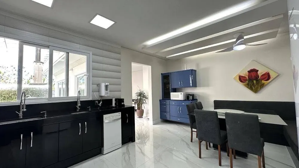 Casa, 4 quartos, 1030 m² - Foto 1