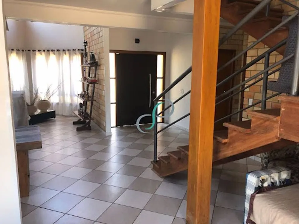 Casa, 3 quartos, 175 m² - Foto 1