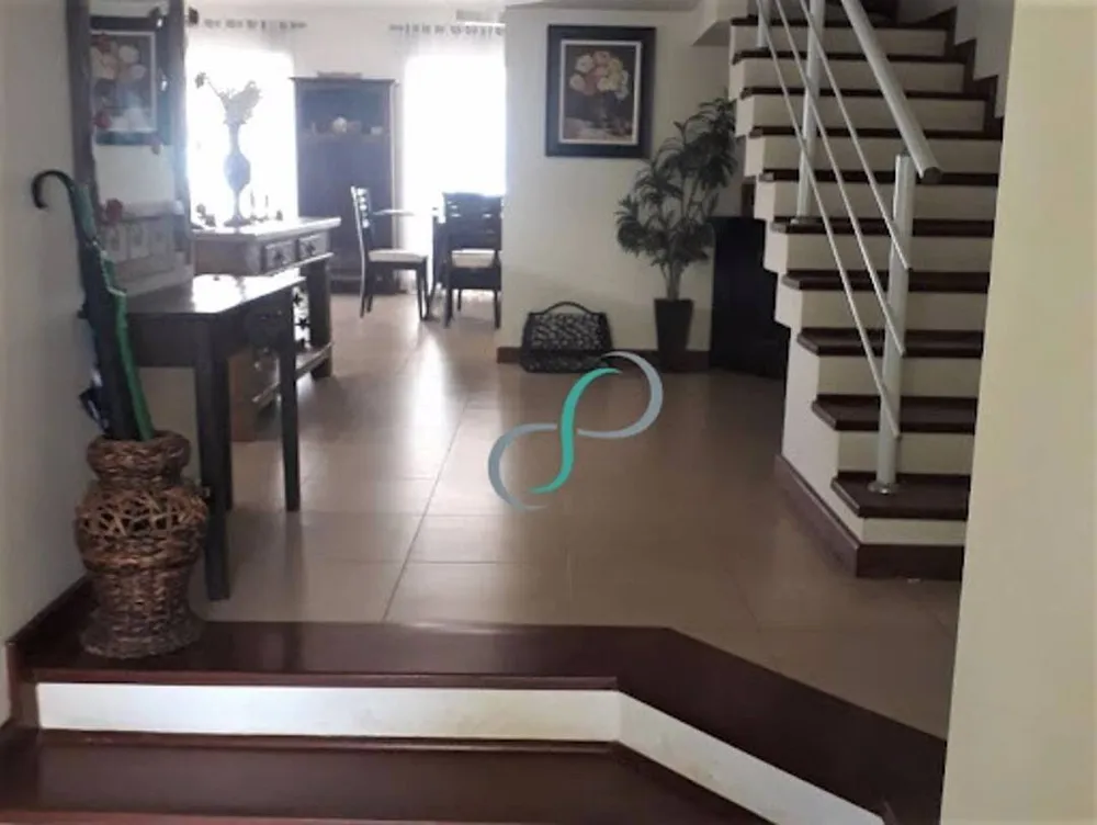 Casa, 5 quartos, 350 m² - Foto 1