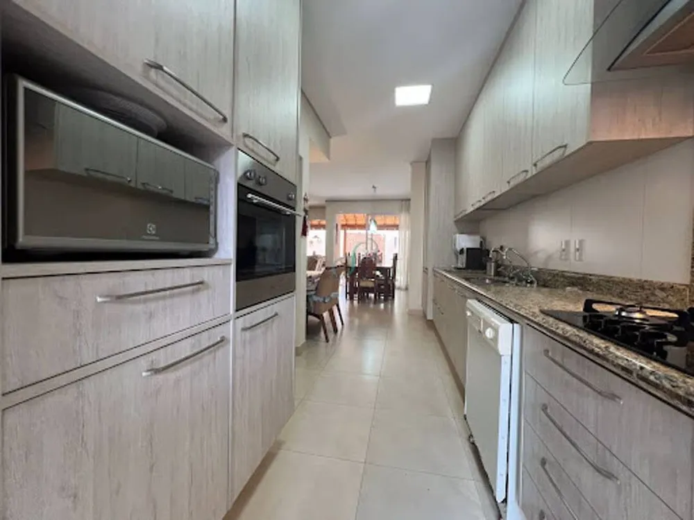 Casa, 3 quartos, 196 m² - Foto 8