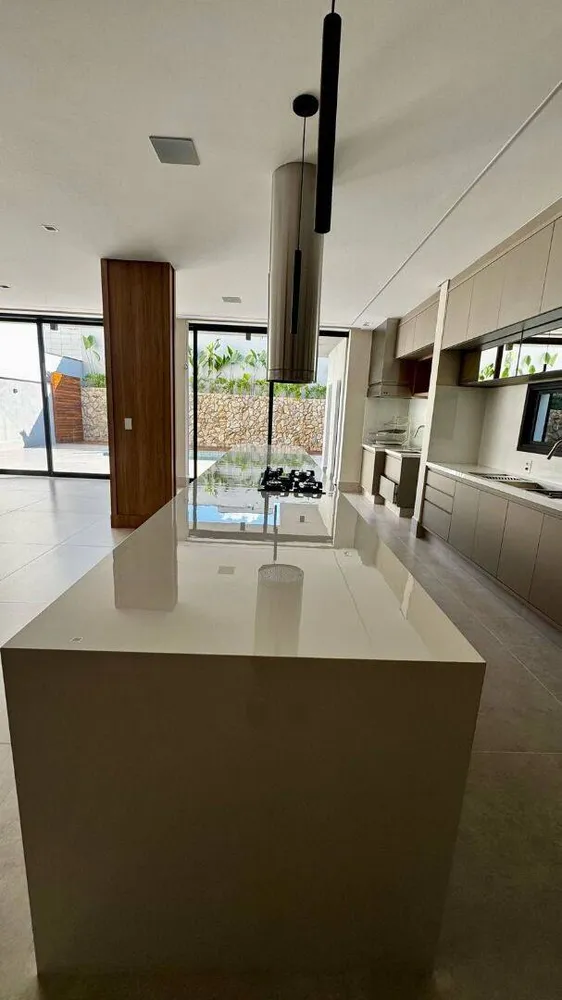 Casa, 3 quartos, 262 m² - Foto 1