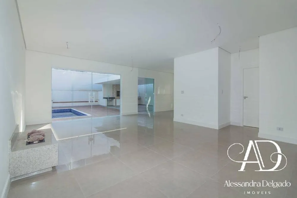 Casa, 3 quartos, 227 m² - Foto 3