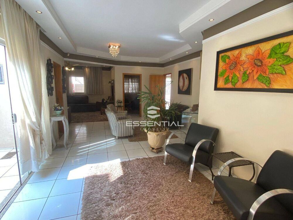 Casa à venda e aluguel com 3 quartos, 250m² - Foto 6