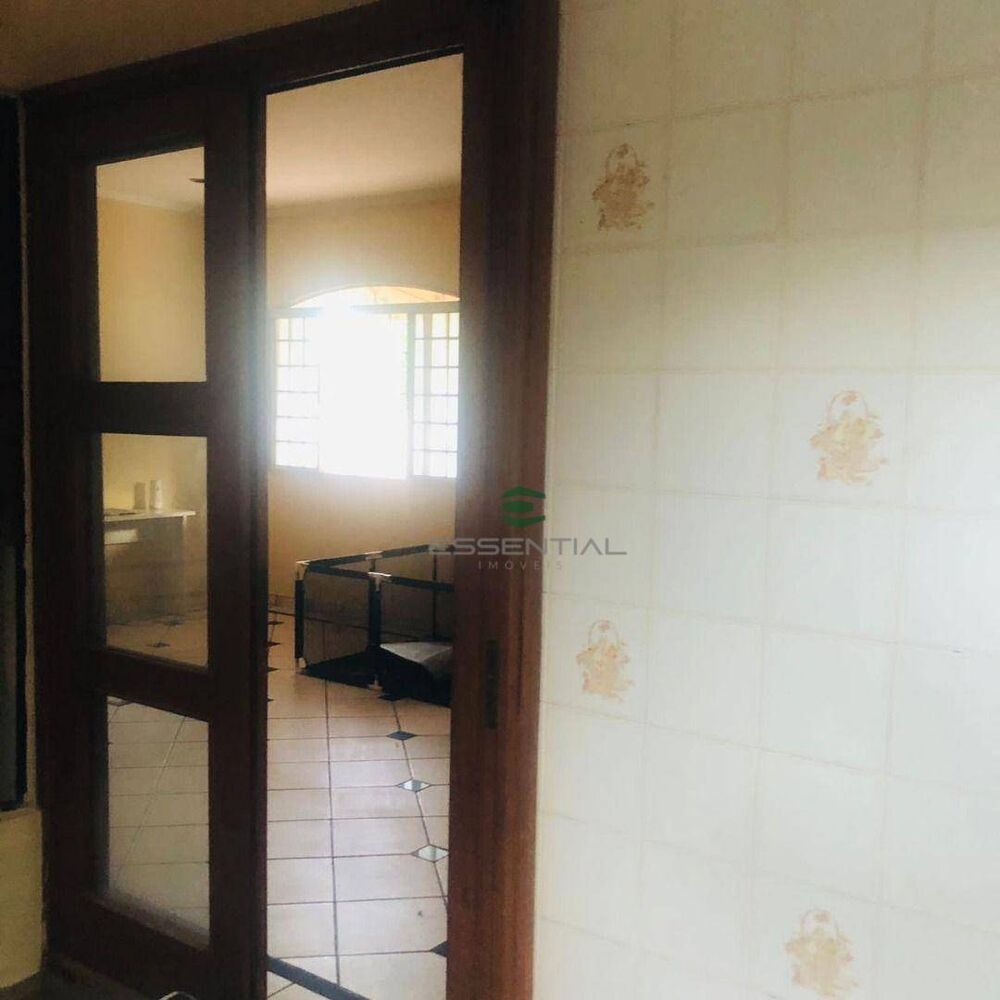 Casa, 3 quartos, 253 m² - Foto 1