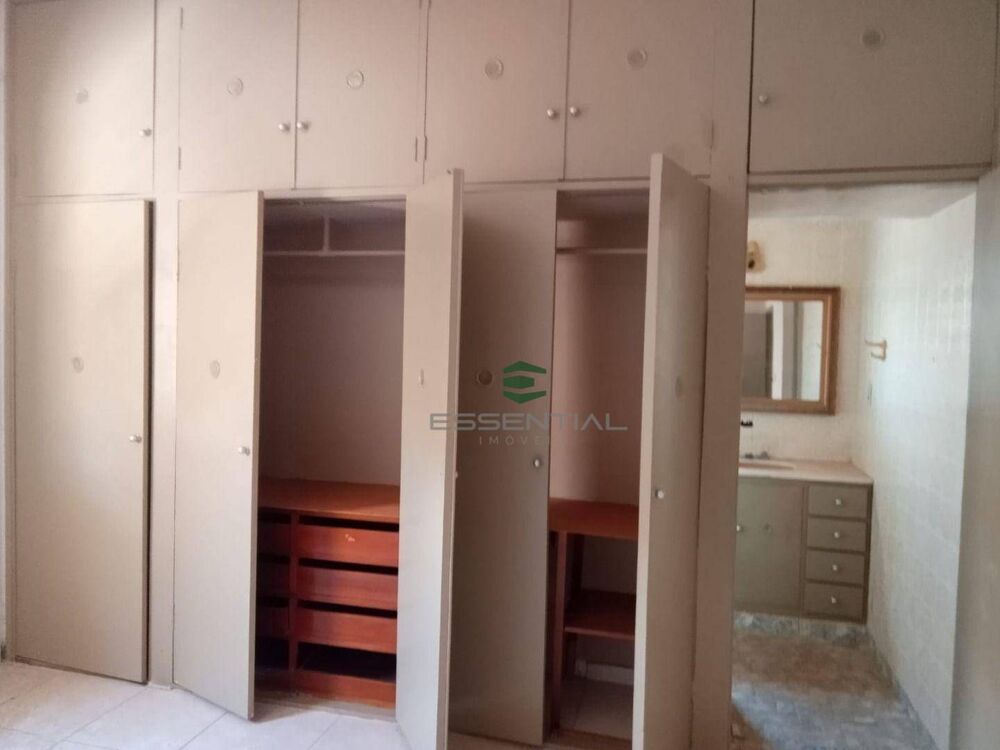 Casa, 3 quartos, 235 m² - Foto 2