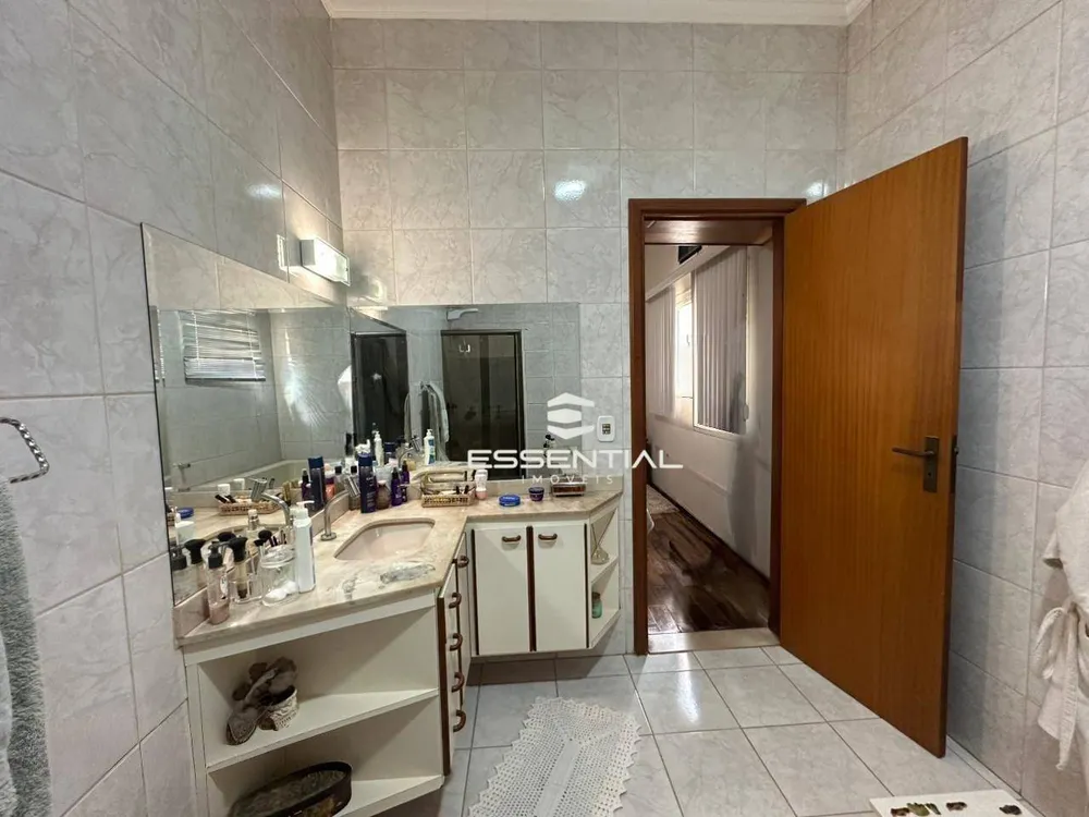 Casa, 4 quartos, 238 m² - Foto 3