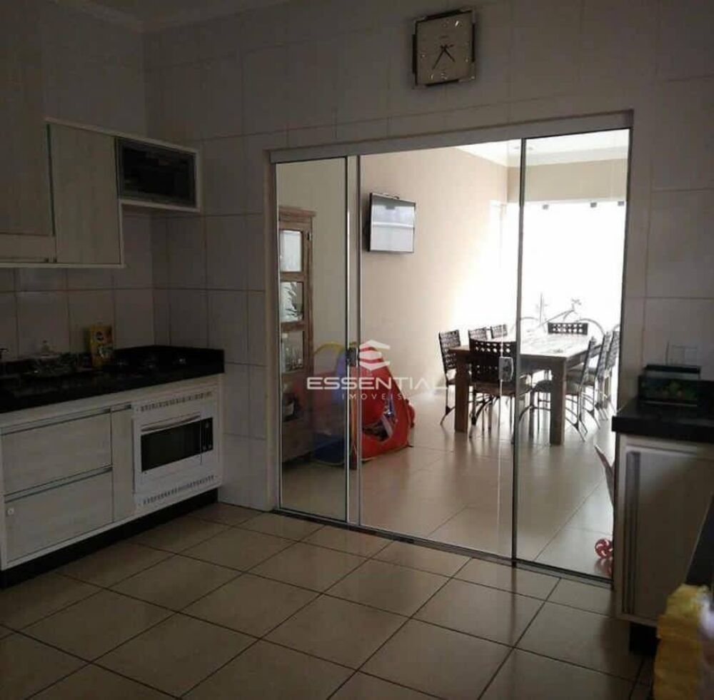 Casa, 3 quartos, 275 m² - Foto 2