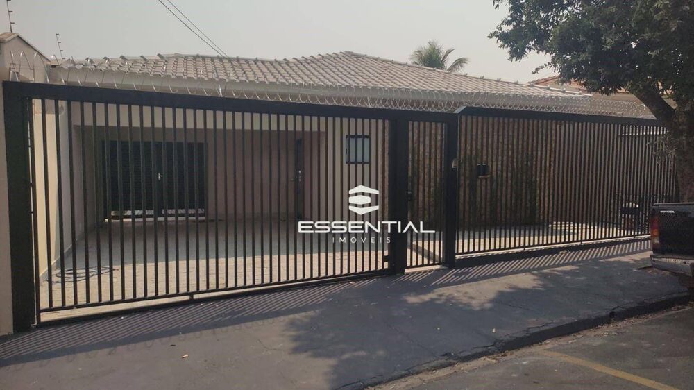 Casa, 4 quartos, 230 m² - Foto 1