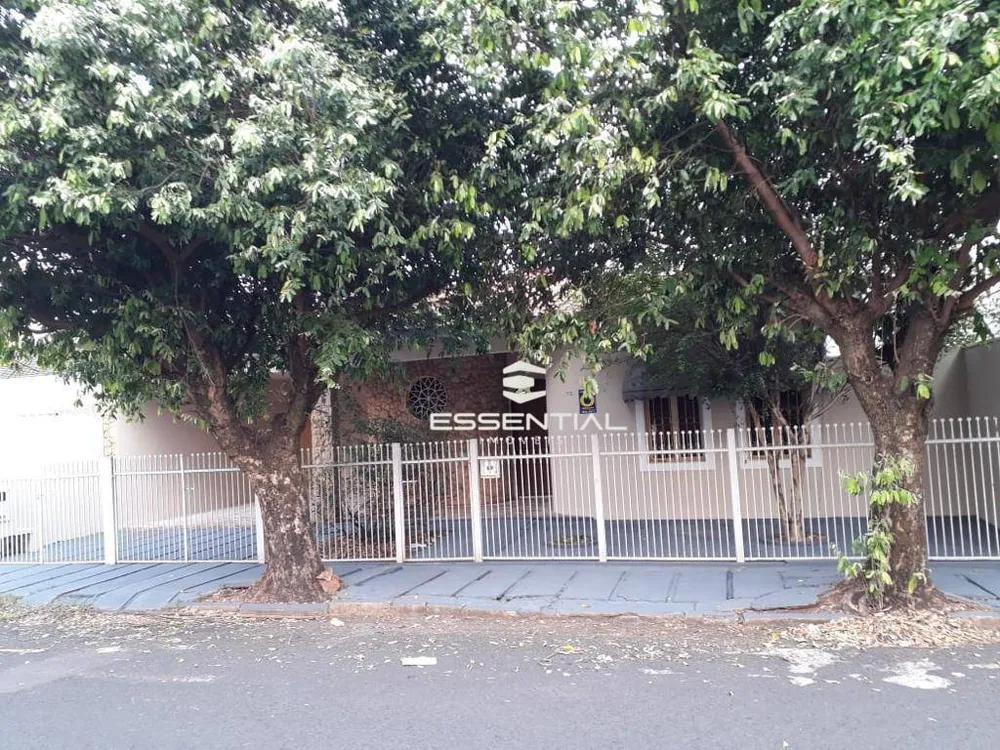 Casa, 3 quartos, 236 m² - Foto 1