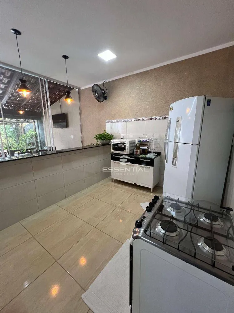 Casa, 3 quartos, 234 m² - Foto 3
