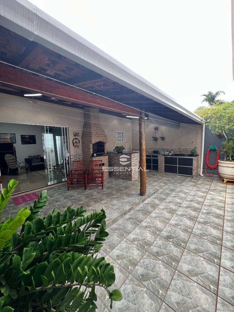 Casa, 3 quartos, 234 m² - Foto 2