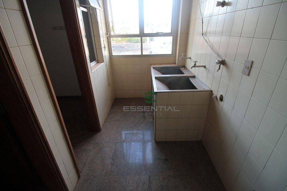 Apartamento à venda com 3 quartos, 158m² - Foto 5