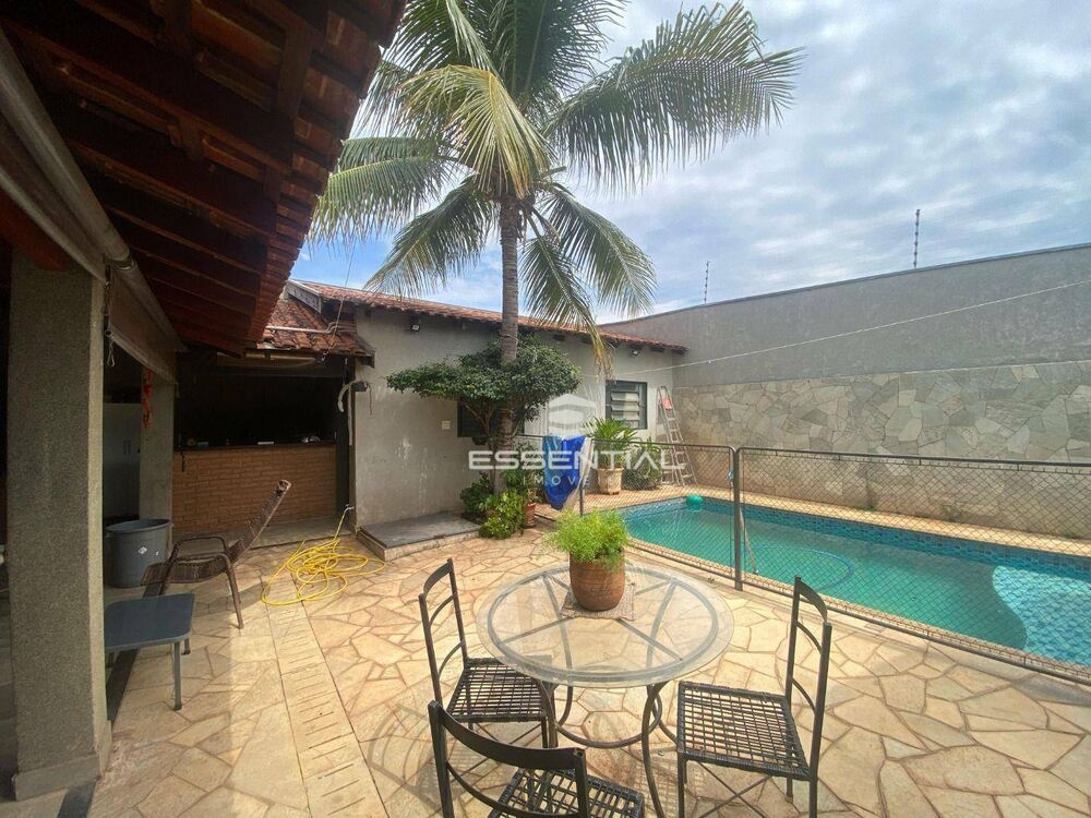 Casa, 3 quartos, 280 m² - Foto 1