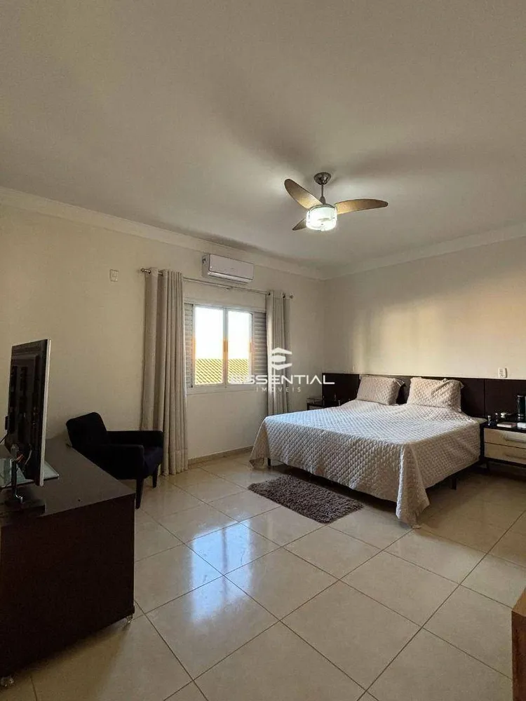 Sobrado, 3 quartos, 300 m² - Foto 1