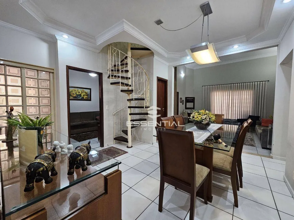 Casa, 4 quartos, 217 m² - Foto 4