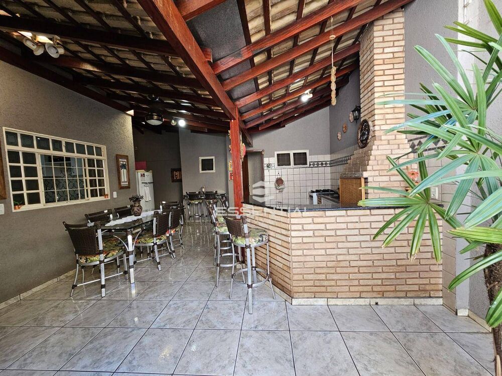Casa, 4 quartos, 217 m² - Foto 4