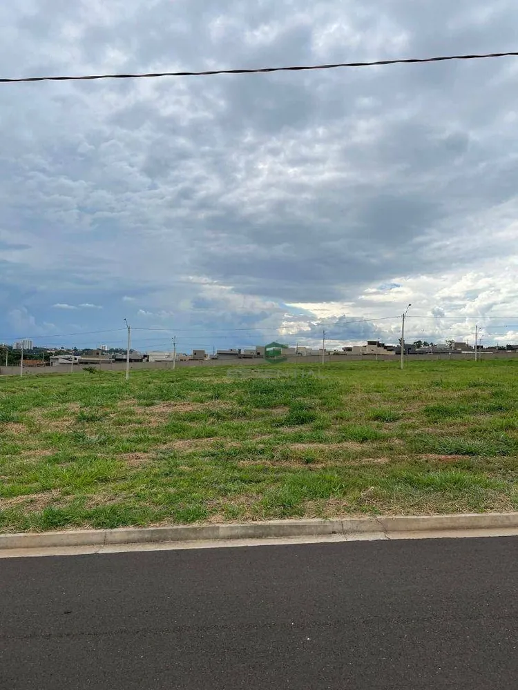 Loteamento e Condomínio, 300 m² - Foto 1