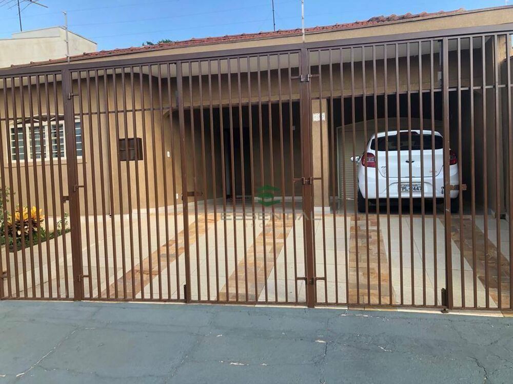 Casa, 3 quartos, 197 m² - Foto 1
