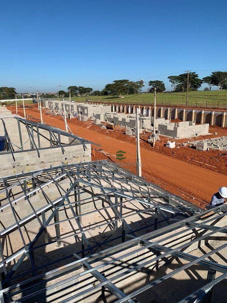 Casa à venda com 3 quartos, 77m² - Foto 4