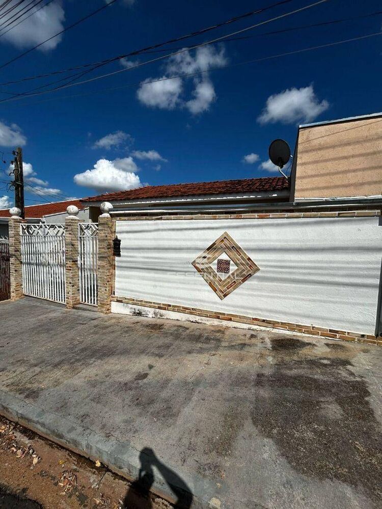 Casa à venda com 2 quartos, 150m² - Foto 1
