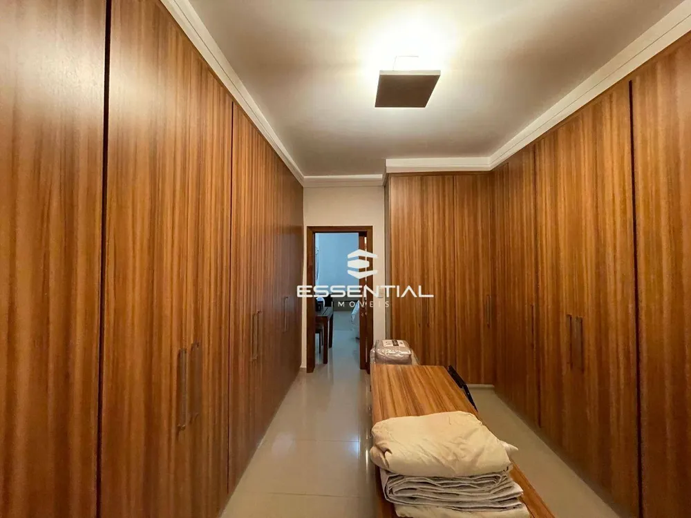 Sobrado, 4 quartos, 350 m² - Foto 1