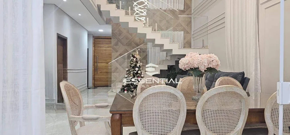 Sobrado, 3 quartos, 300 m² - Foto 1