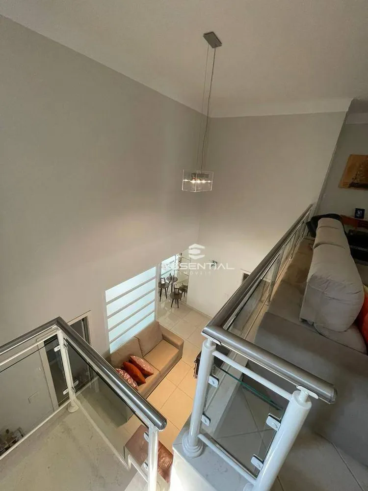 Sobrado, 3 quartos, 370 m² - Foto 1