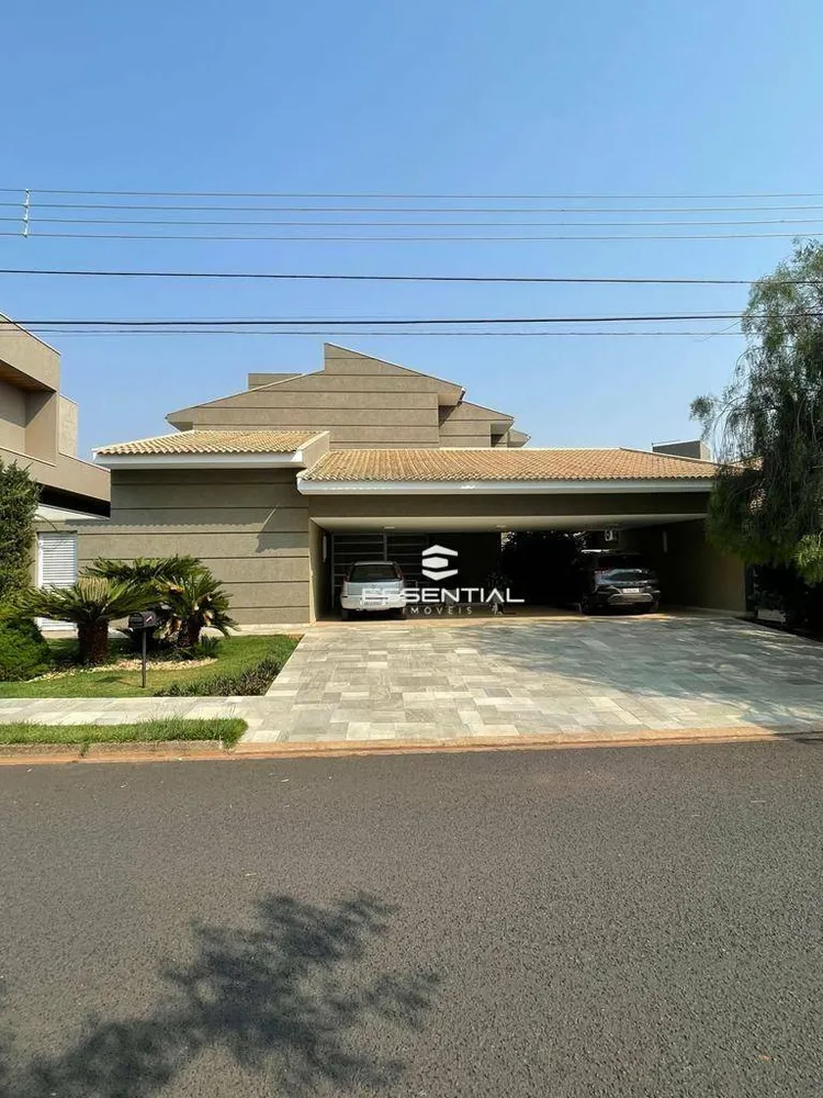 Sobrado, 3 quartos, 370 m² - Foto 1