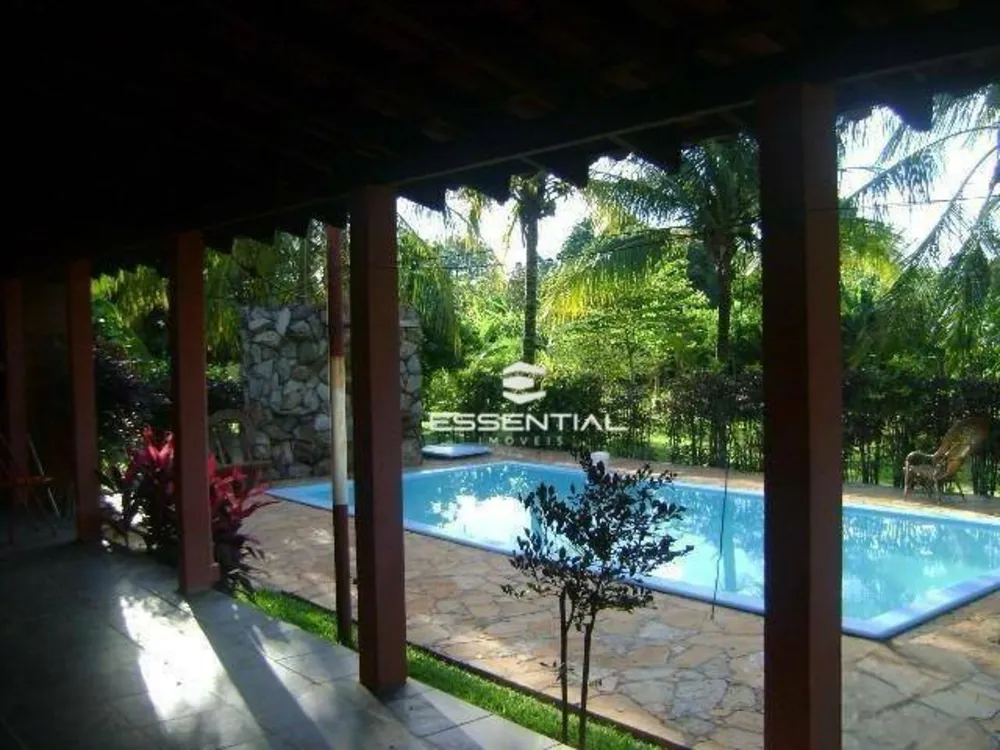 Chácara, 3 quartos, 10000 m² - Foto 1