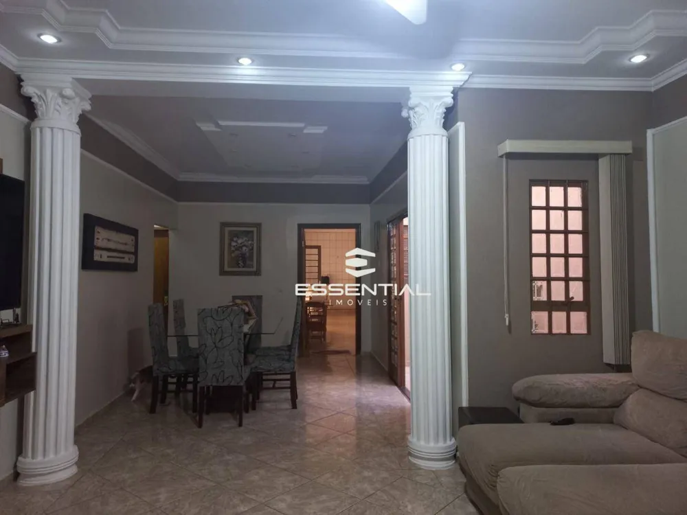 Casa, 3 quartos, 234 m² - Foto 1