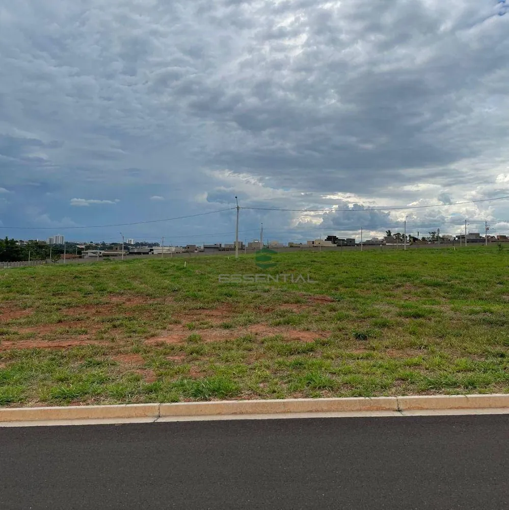 Loteamento e Condomínio, 300 m² - Foto 1