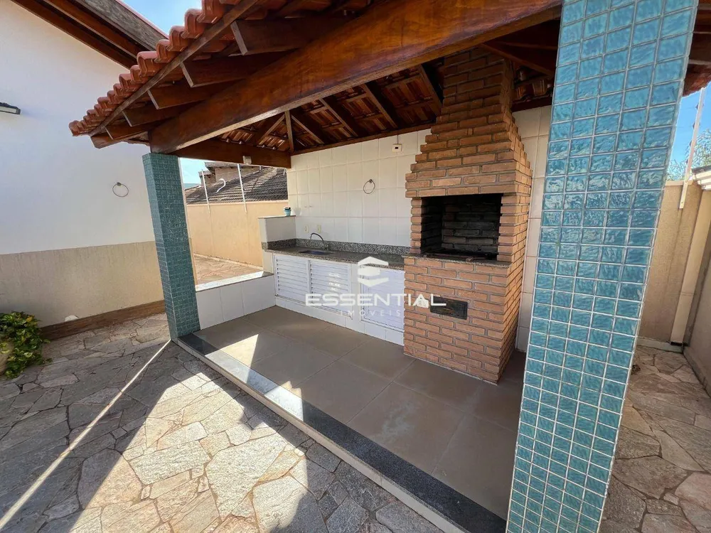 Sobrado, 4 quartos, 350 m² - Foto 1