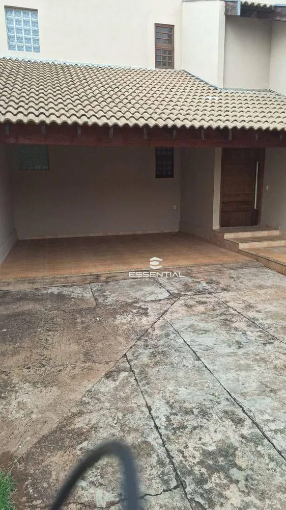 Casa, 3 quartos, 222 m² - Foto 1