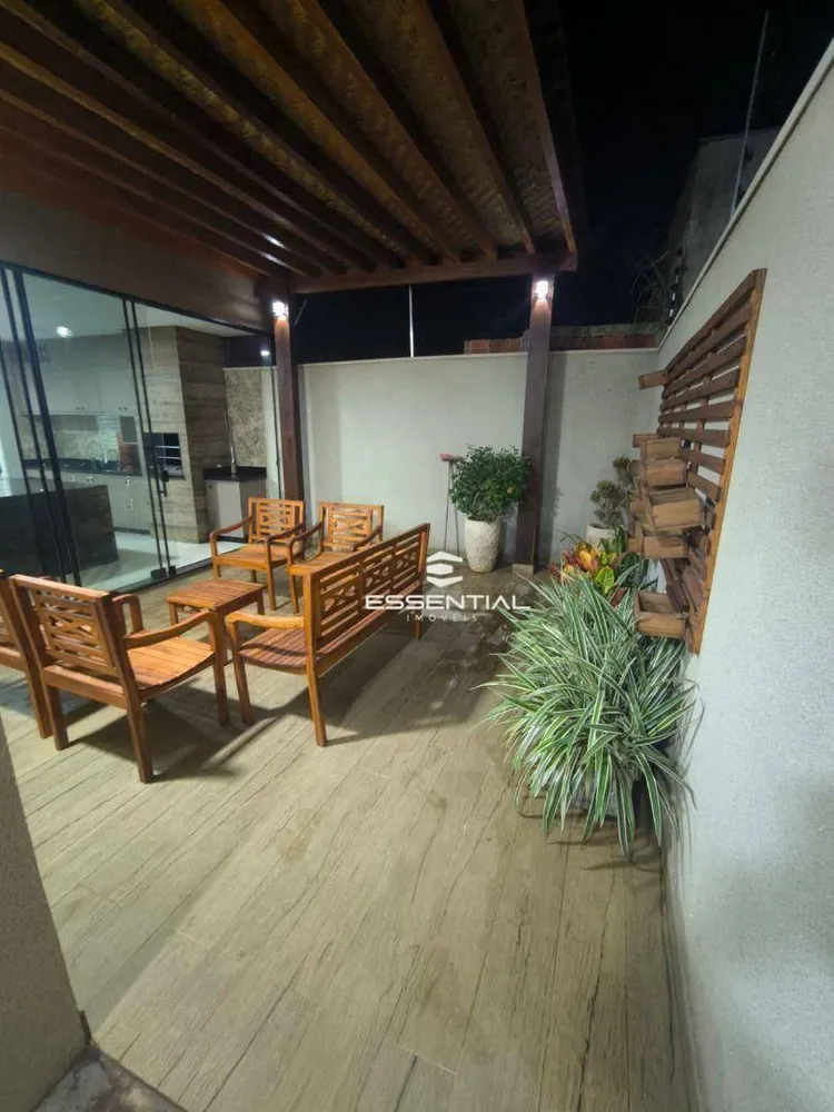 Casa, 3 quartos, 146 m² - Foto 1