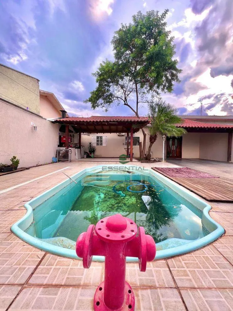 Casa, 3 quartos, 220 m² - Foto 2