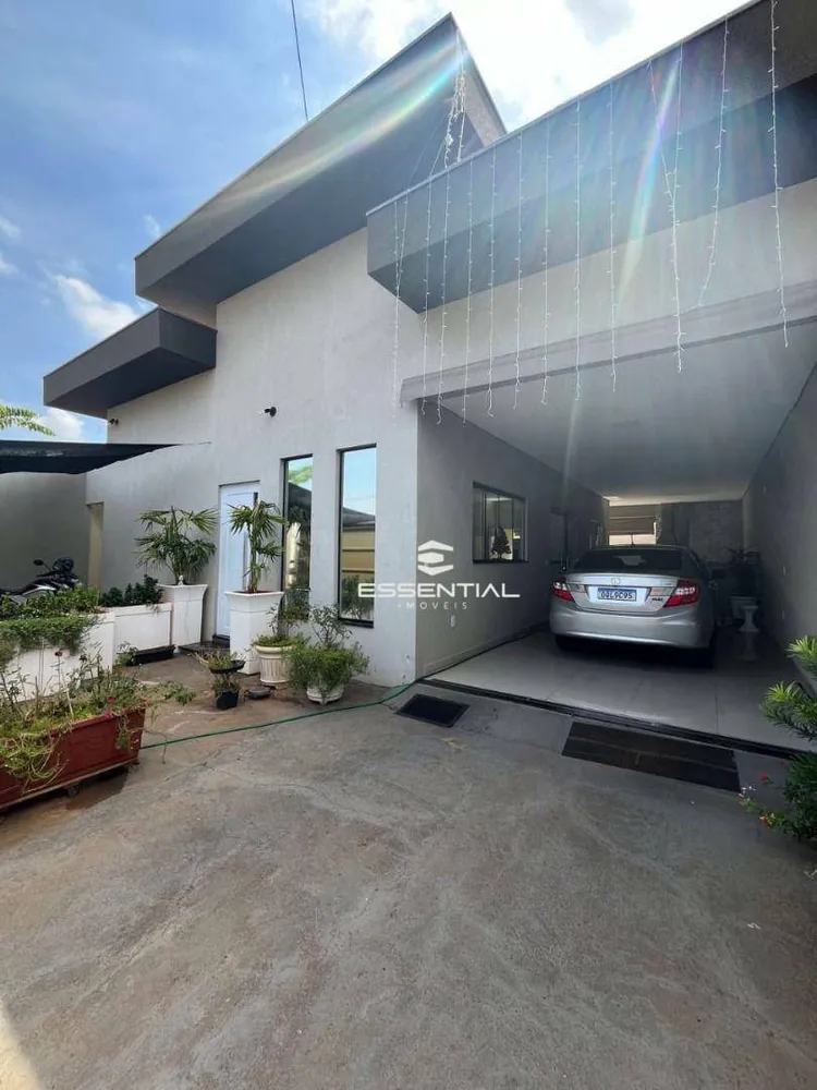 Casa, 4 quartos, 200 m² - Foto 1