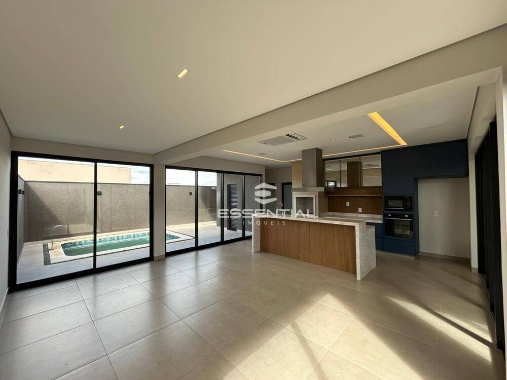 Casa à venda com 3 quartos, 233m² - Foto 2