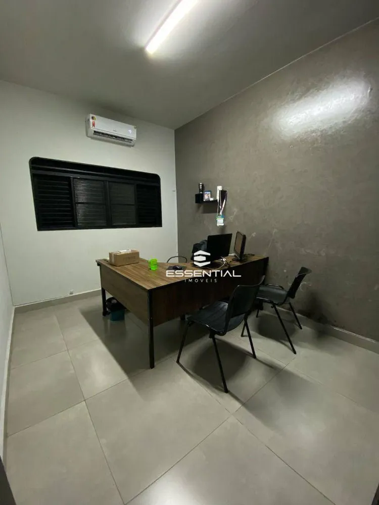 Casa, 4 quartos, 240 m² - Foto 22