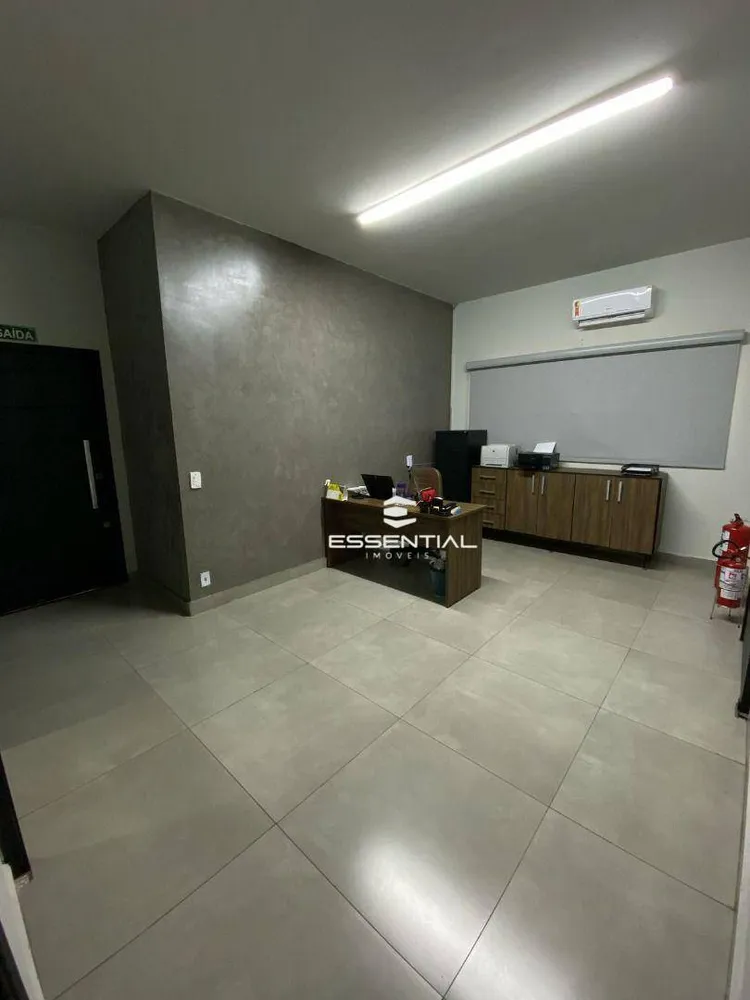 Casa, 4 quartos, 240 m² - Foto 21