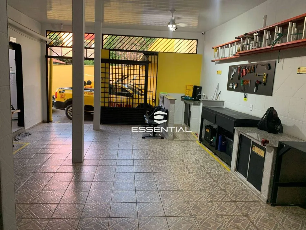 Casa, 4 quartos, 240 m² - Foto 13