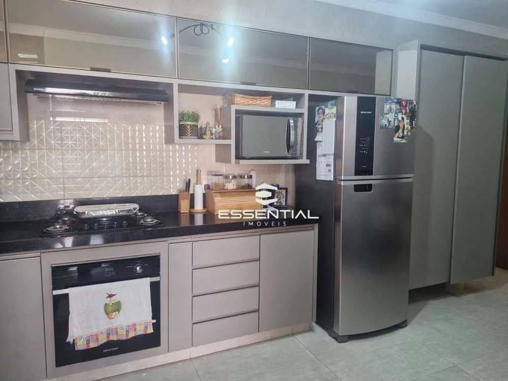Casa, 3 quartos, 220 m² - Foto 2
