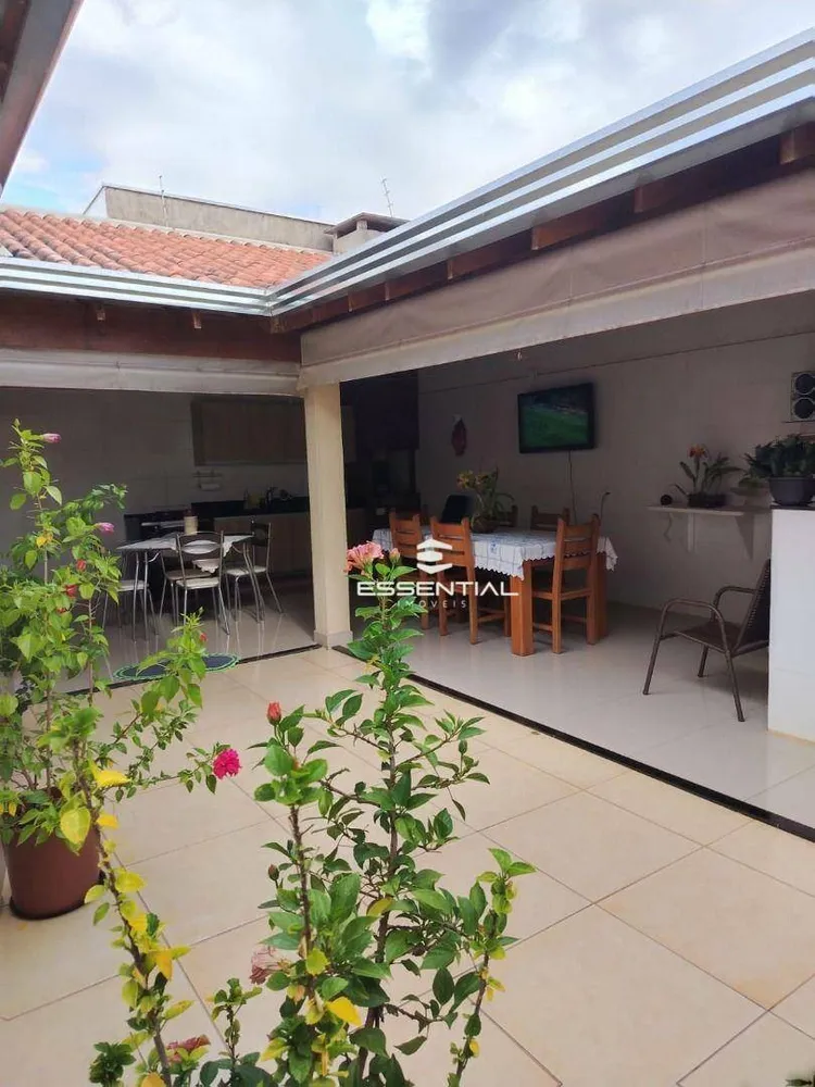 Casa, 3 quartos, 143 m² - Foto 1