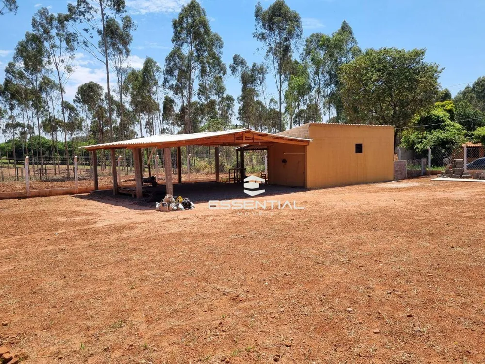 Chácara, 2 quartos, 1070 m² - Foto 2