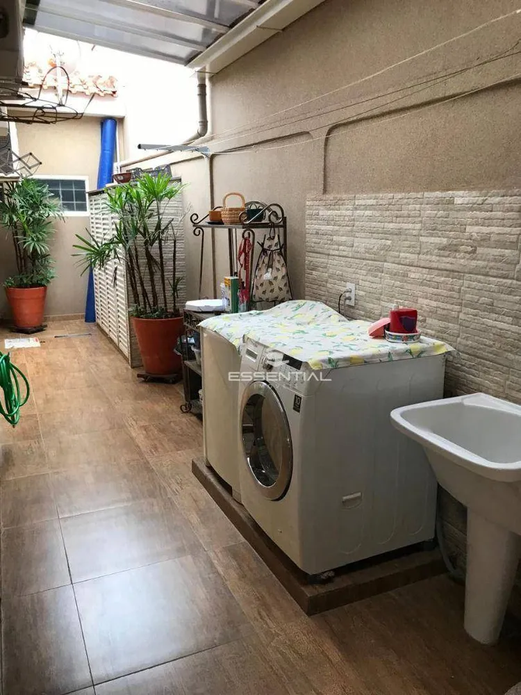 Casa, 4 quartos, 240 m² - Foto 1
