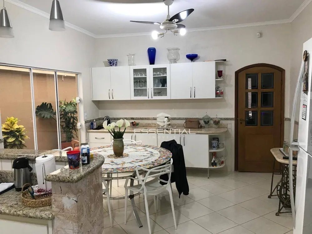 Casa, 4 quartos, 240 m² - Foto 13