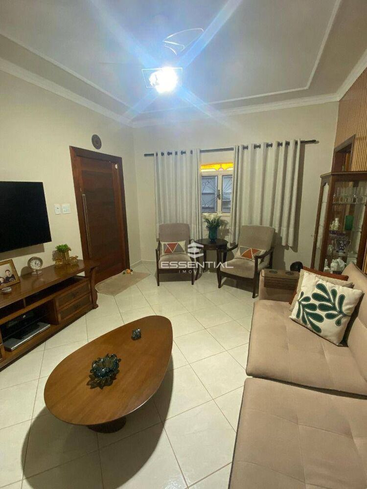 Casa, 4 quartos, 240 m² - Foto 1