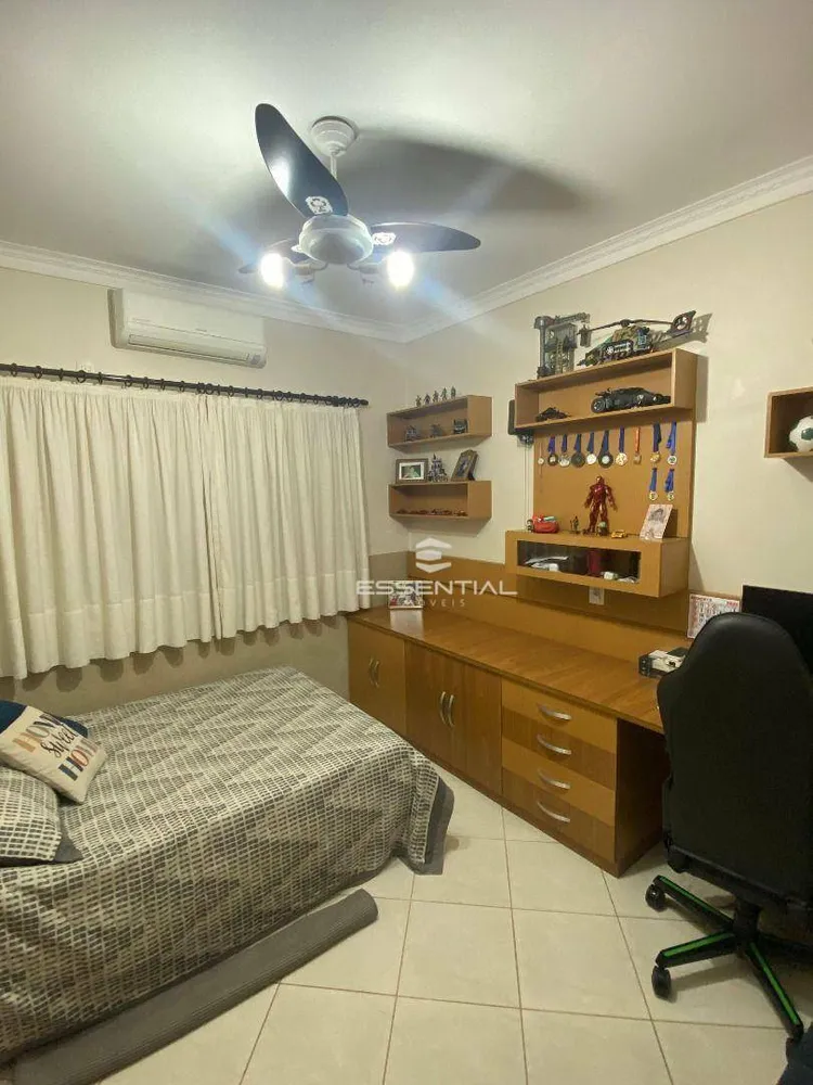 Casa, 4 quartos, 240 m² - Foto 10