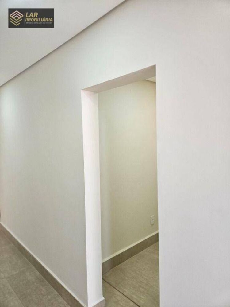 Casa à venda com 3 quartos, 250m² - Foto 4