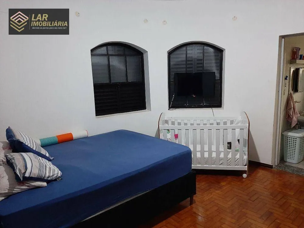 Casa, 4 quartos, 236 m² - Foto 2